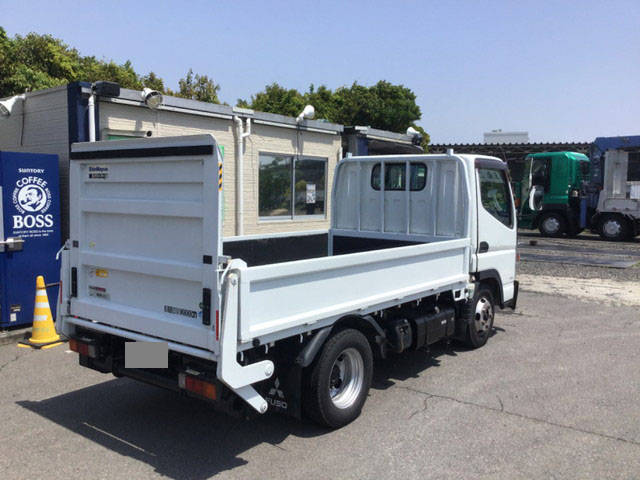 三菱ふそうキャンター平ボディ小型（2t・3t）[写真03]