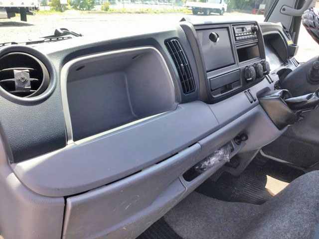 三菱ふそうキャンター平ボディ小型（2t・3t）[写真30]