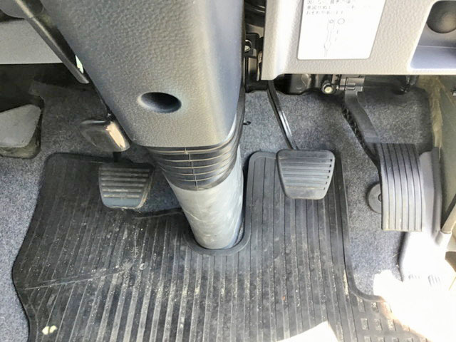 三菱ふそうキャンター平ボディ小型（2t・3t）[写真33]