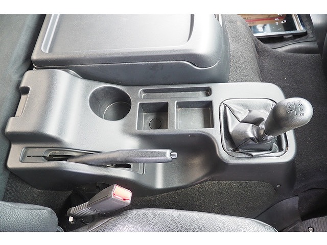 三菱ふそうファイターアルミウイング中型（4t）[写真36]