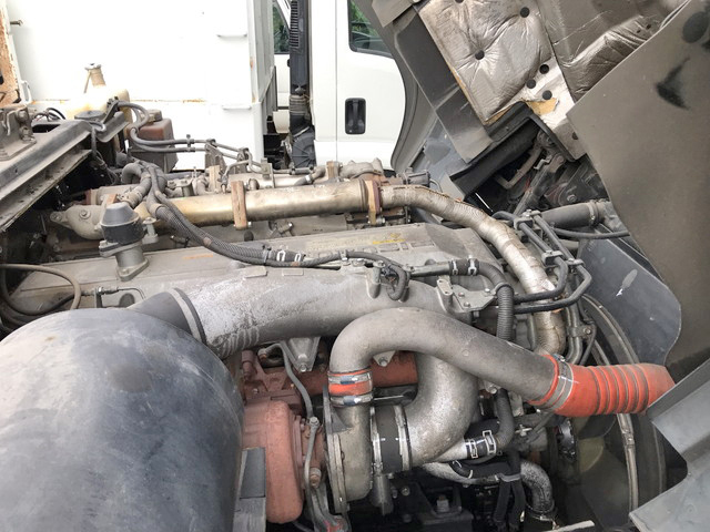 いすゞギガトレーラーヘッド（トラクターヘッド）大型（10t）[写真24]