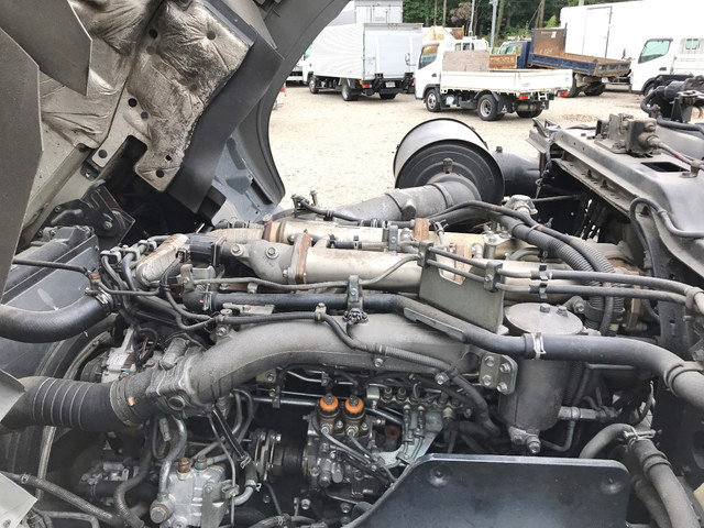 いすゞギガトレーラーヘッド（トラクターヘッド）大型（10t）[写真25]