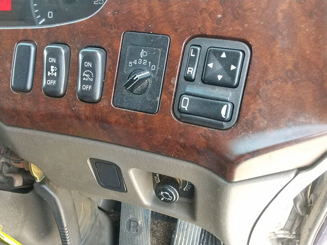 三菱ふそうスーパーグレート深ダンプ（土砂禁ダンプ）大型（10t）[写真39]