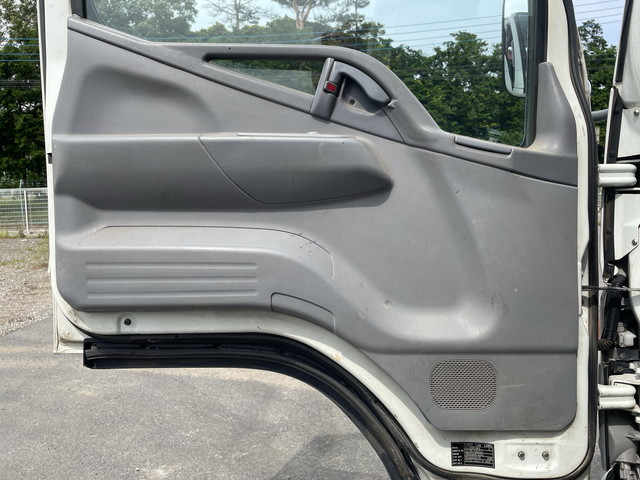 三菱ふそうキャンターダンプ・クレーン付小型（2t・3t）[写真28]