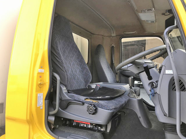 三菱ふそうファイター冷凍車（冷蔵車）中型（4t）[写真31]