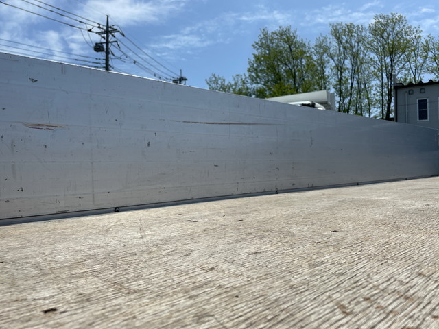 いすゞエルフアルミブロック小型（2t・3t）[写真14]