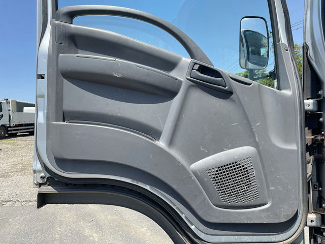 いすゞエルフアルミブロック小型（2t・3t）[写真28]