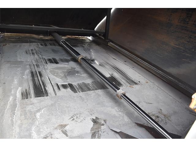 日野レンジャーパッカー車（塵芥車）中型（4t）[写真17]