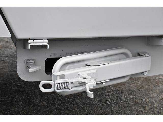 日野レンジャーパッカー車（塵芥車）中型（4t）[写真18]