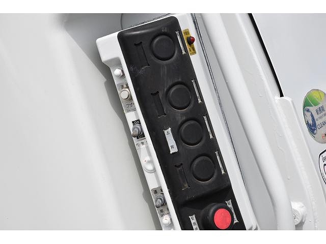 日野レンジャーパッカー車（塵芥車）中型（4t）[写真19]