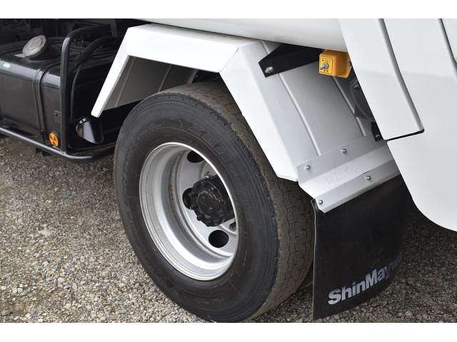 日野レンジャーパッカー車（塵芥車）中型（4t）[写真26]