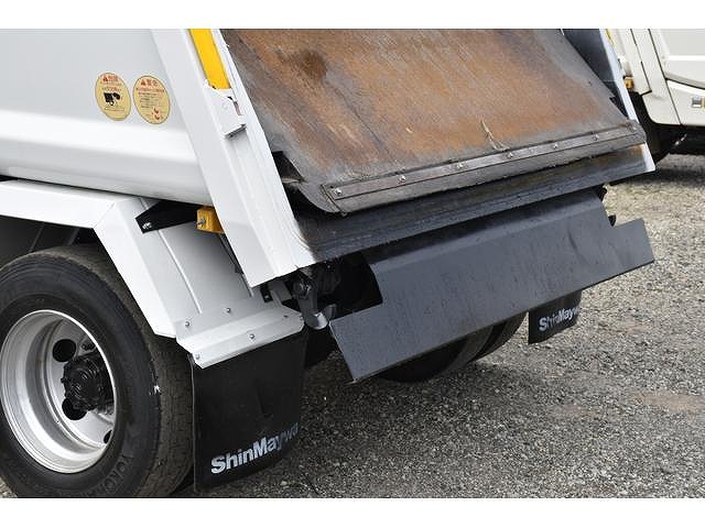 日野レンジャーパッカー車（塵芥車）中型（4t）[写真37]