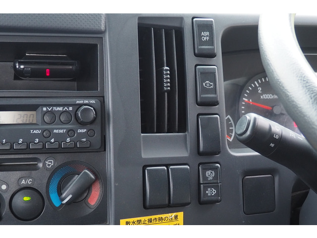 いすゞエルフ散水車小型（2t・3t）[写真31]