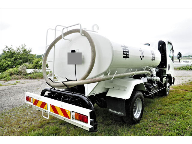 いすゞエルフ散水車小型（2t・3t）[写真04]