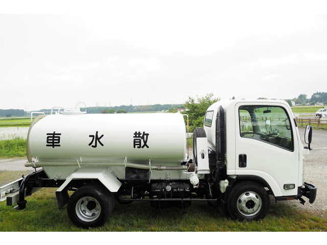いすゞエルフ散水車小型（2t・3t）[写真06]