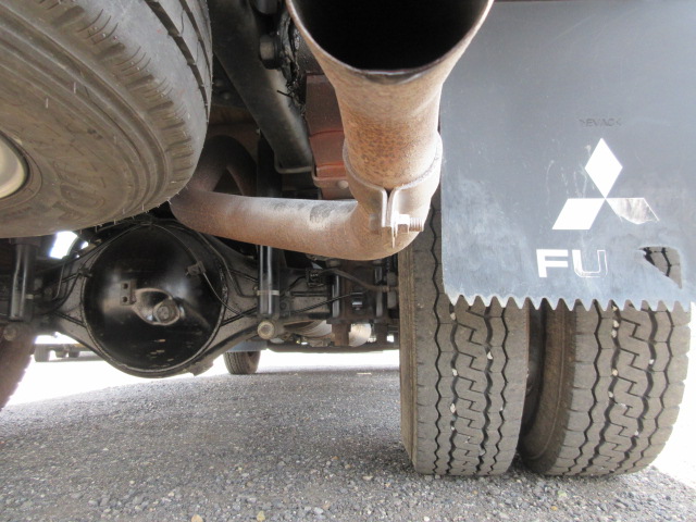 三菱ふそうキャンタークレーン3段小型（2t・3t）[写真32]