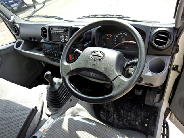 日野デュトロ冷凍車（冷蔵車）小型（2t・3t）[写真10]