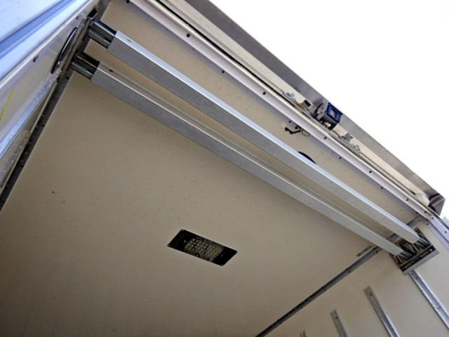 日野デュトロ冷凍車（冷蔵車）小型（2t・3t）[写真21]