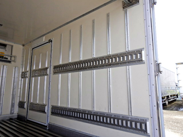 日野デュトロ冷凍車（冷蔵車）小型（2t・3t）[写真06]