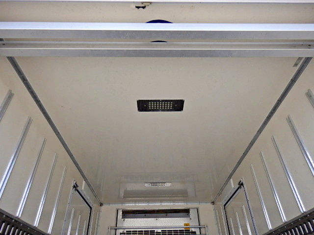 日野デュトロ冷凍車（冷蔵車）小型（2t・3t）[写真07]