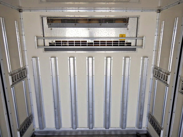 日野デュトロ冷凍車（冷蔵車）小型（2t・3t）[写真09]