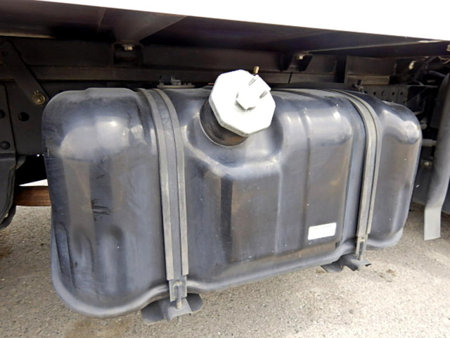 いすゞエルフ冷凍車（冷蔵車）小型（2t・3t）[写真24]