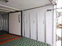 いすゞエルフ冷凍車（冷蔵車）小型（2t・3t）[写真07]