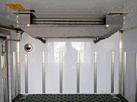 いすゞエルフ冷凍車（冷蔵車）小型（2t・3t）[写真09]