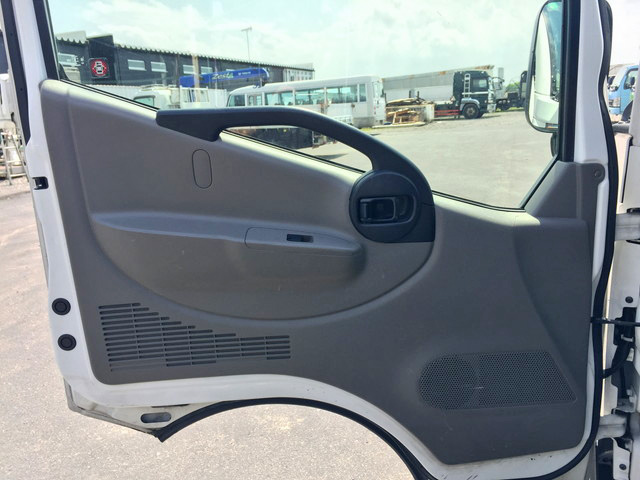 日産アトラス平ボディ小型（2t・3t）[写真25]