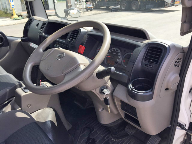 日産アトラス平ボディ小型（2t・3t）[写真30]