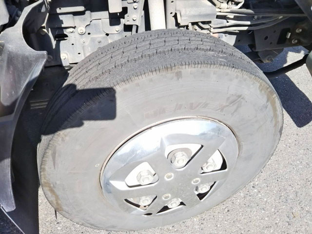 いすゞエルフ平ボディ小型（2t・3t）[写真11]