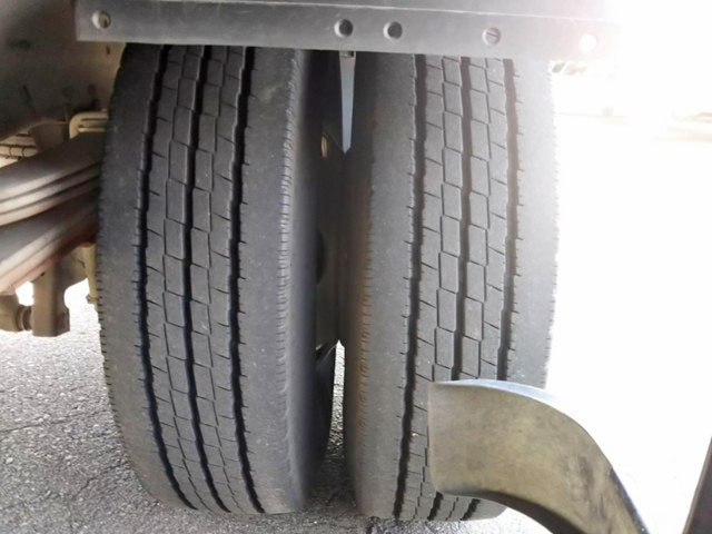 いすゞエルフ平ボディ小型（2t・3t）[写真14]