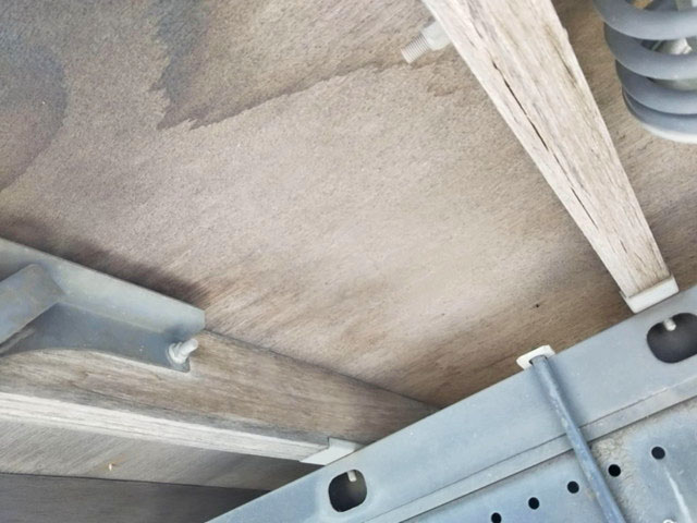 いすゞエルフ平ボディ小型（2t・3t）[写真16]