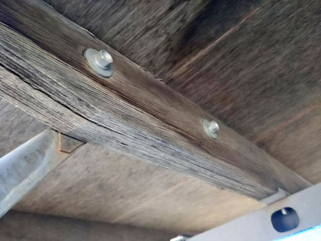 いすゞエルフ平ボディ小型（2t・3t）[写真17]