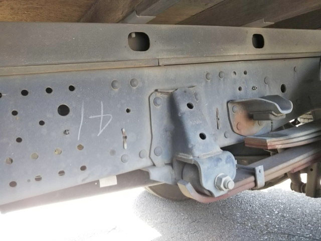 いすゞエルフ平ボディ小型（2t・3t）[写真18]