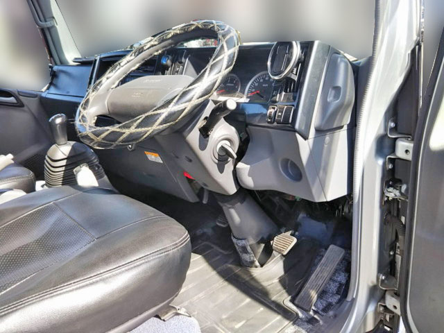 いすゞエルフ平ボディ小型（2t・3t）[写真29]