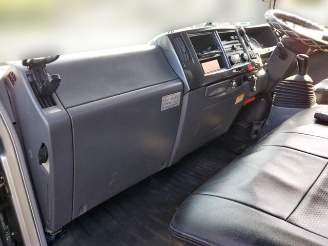 いすゞエルフ平ボディ小型（2t・3t）[写真30]