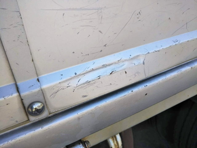 いすゞエルフ平ボディ小型（2t・3t）[写真08]