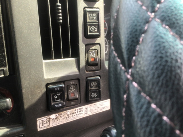 いすゞフォワードアルミウイング中型（4t）[写真23]