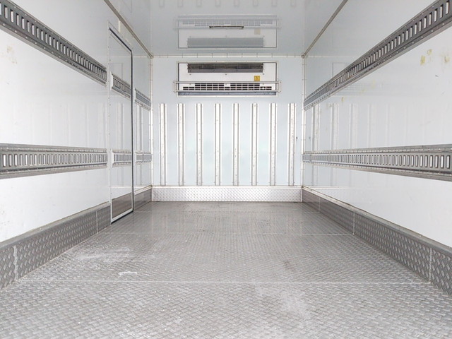 三菱ふそうキャンター冷凍車（冷蔵車）小型（2t・3t）[写真14]