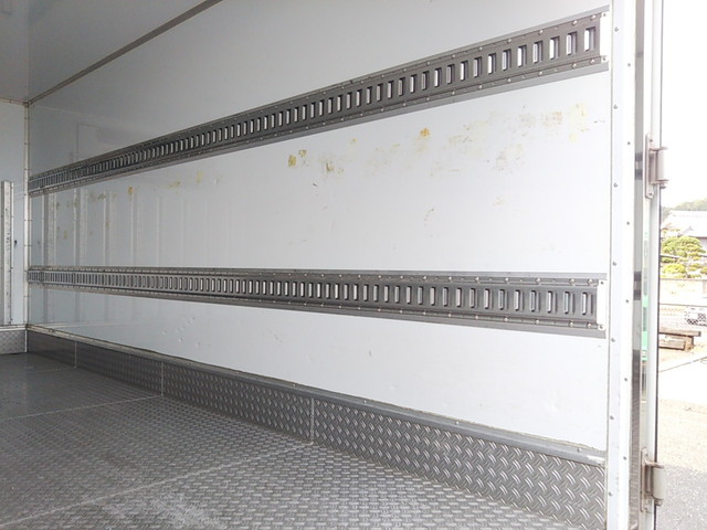 三菱ふそうキャンター冷凍車（冷蔵車）小型（2t・3t）[写真16]