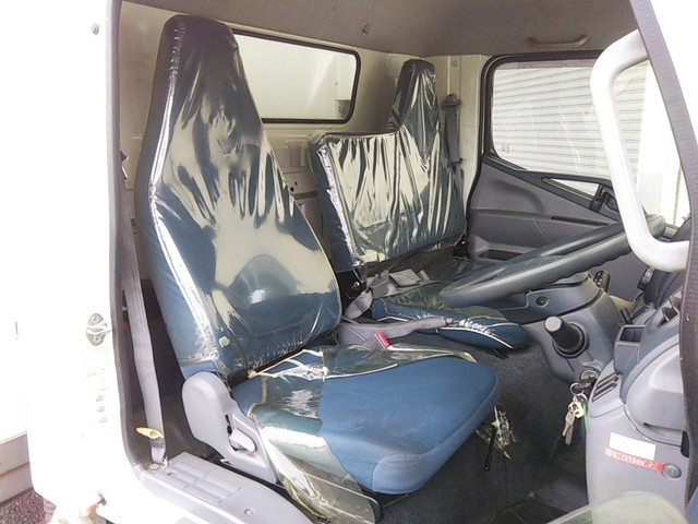 三菱ふそうキャンター冷凍車（冷蔵車）小型（2t・3t）[写真32]