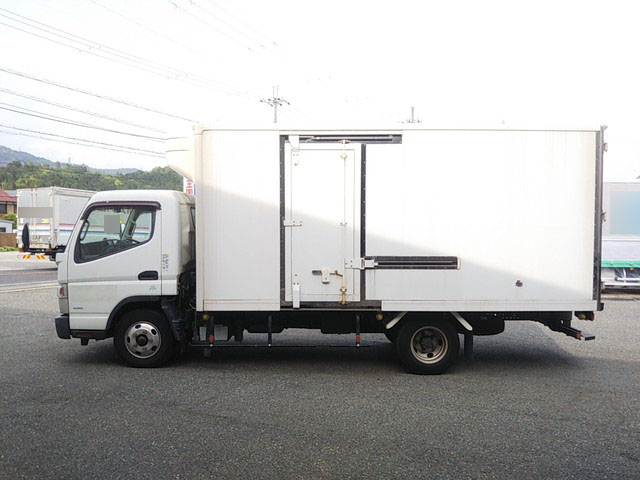 三菱ふそうキャンター冷凍車（冷蔵車）小型（2t・3t）[写真05]