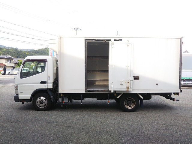 三菱ふそうキャンター冷凍車（冷蔵車）小型（2t・3t）[写真06]