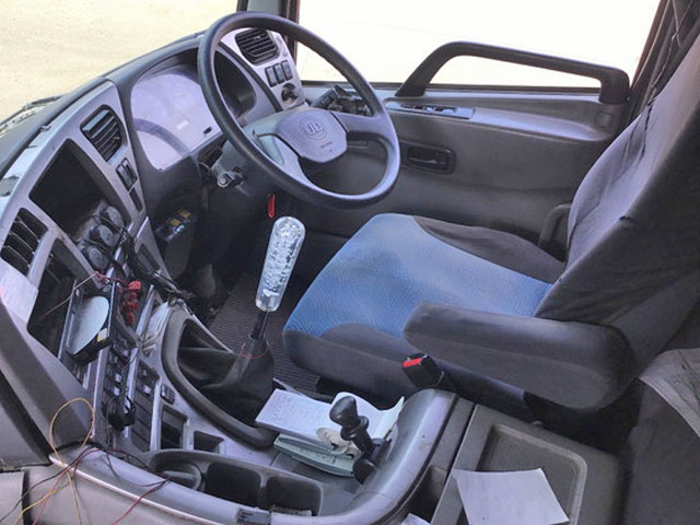 UDトラックスクオンダンプ大型（10t）[写真22]
