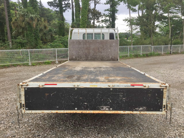 三菱ふそうキャンター平ボディ小型（2t・3t）[写真10]