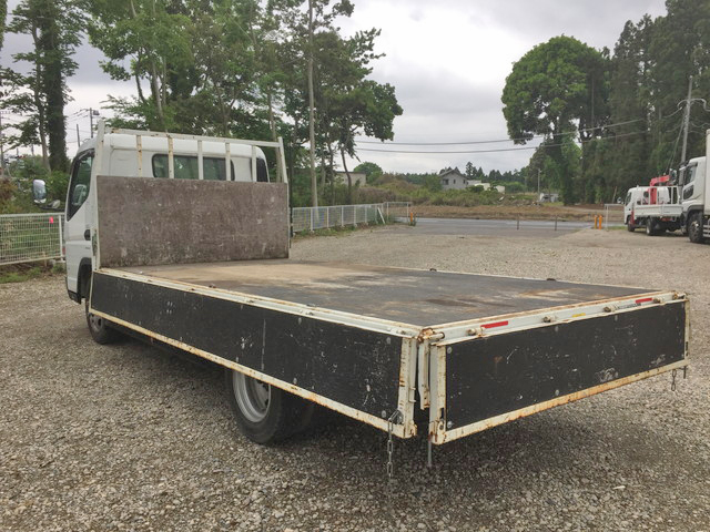 三菱ふそうキャンター平ボディ小型（2t・3t）[写真15]