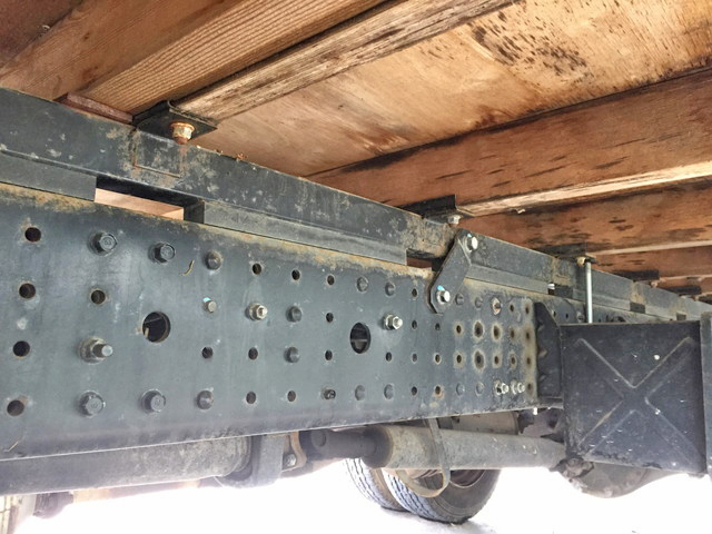 三菱ふそうキャンター平ボディ小型（2t・3t）[写真23]