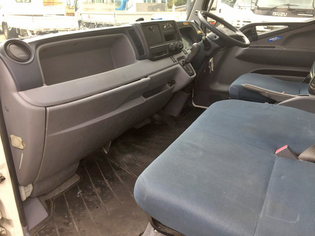 三菱ふそうキャンター平ボディ小型（2t・3t）[写真31]