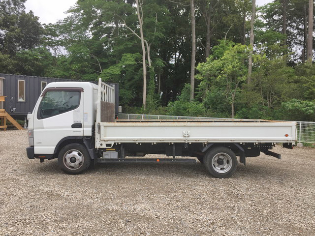 三菱ふそうキャンター平ボディ小型（2t・3t）[写真05]